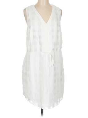 Adelyn Rae White Textured Sleeveless V-Neck Dress Size M